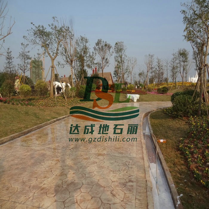 美的鷺湖森林度假區(qū)壓印地坪，混凝土壓花地坪
